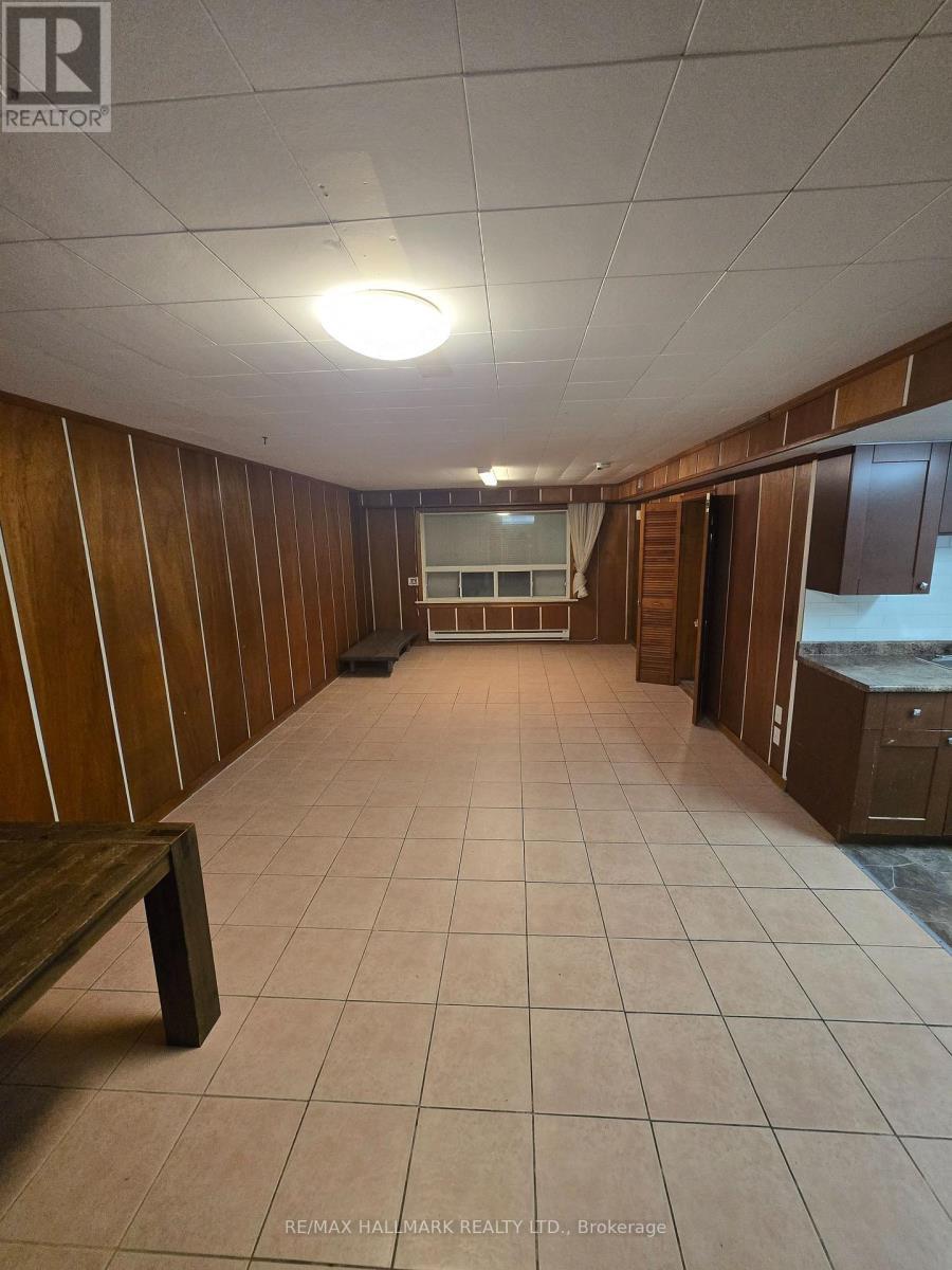 15 Burnview Crescent, Toronto, ON - Indoor Photo Showing Other Room