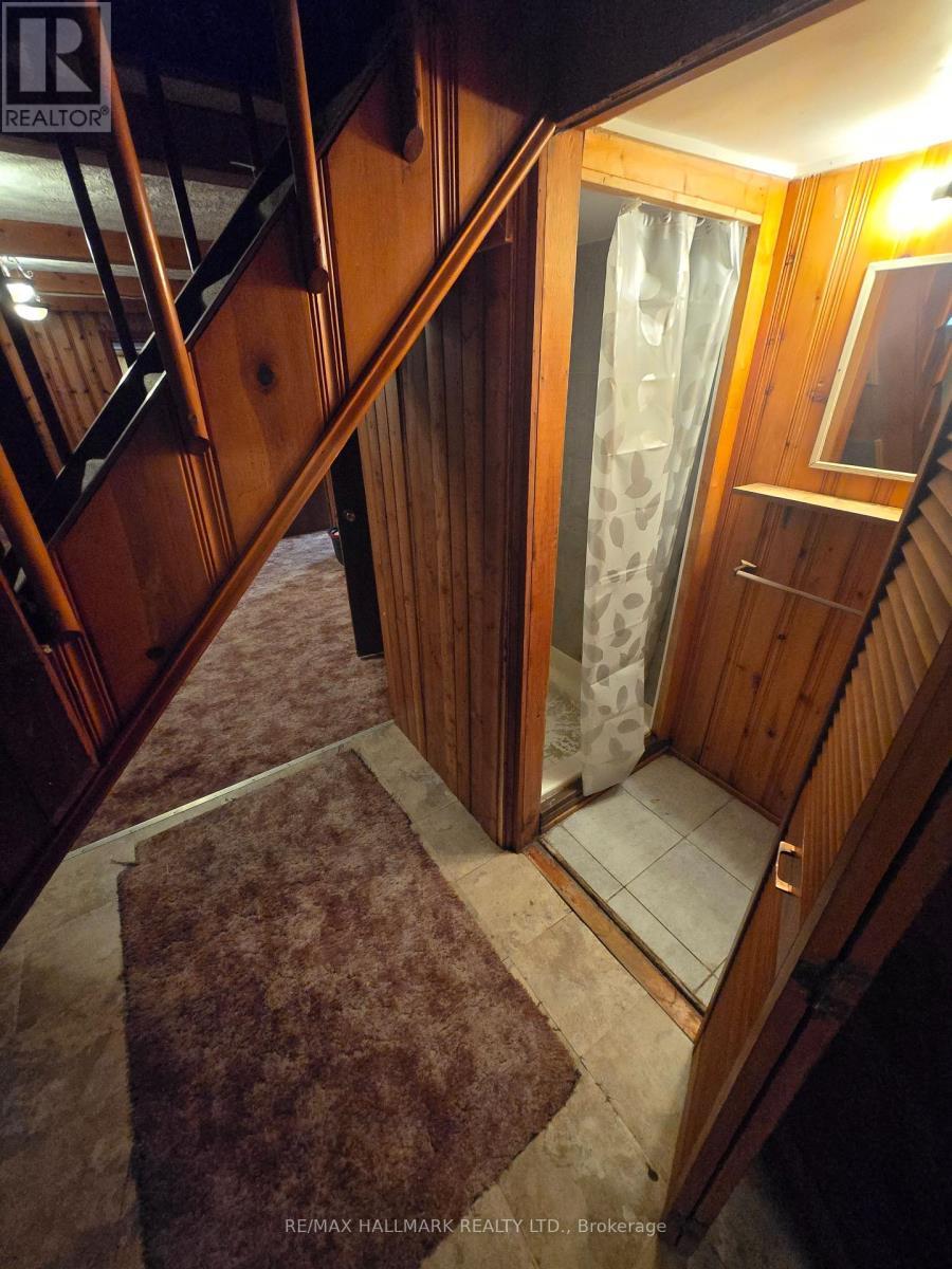 15 Burnview Crescent, Toronto, ON - Indoor Photo Showing Other Room