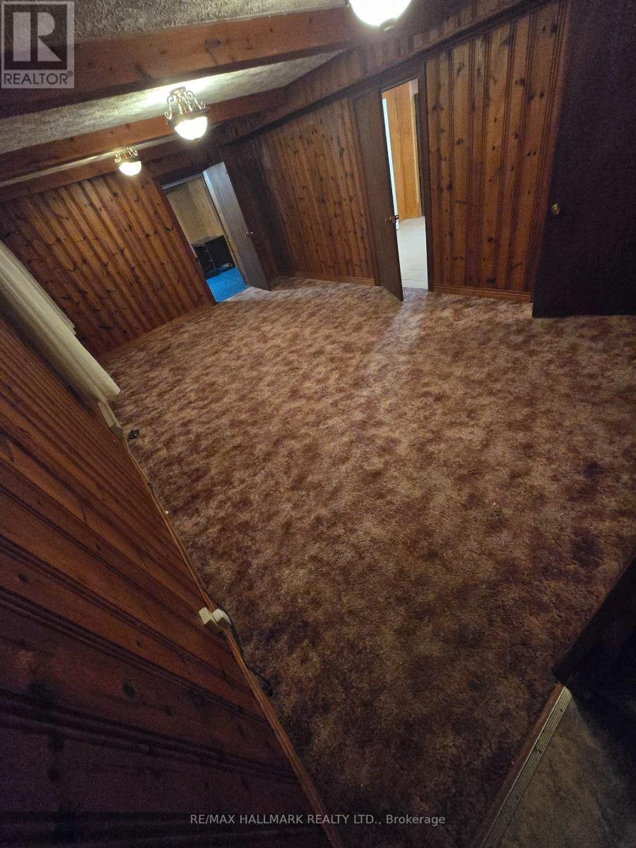 15 Burnview Crescent, Toronto, ON - Indoor Photo Showing Other Room