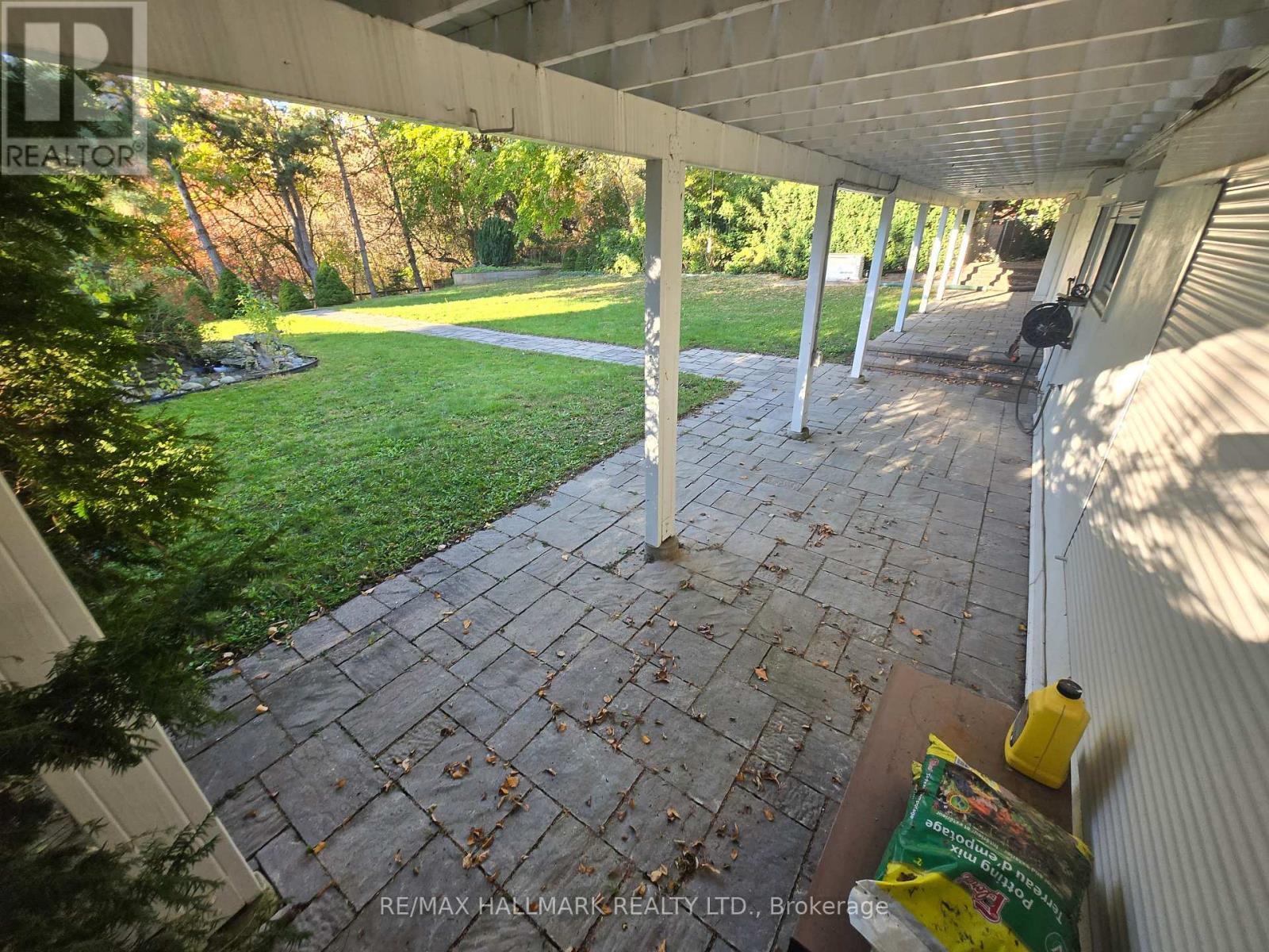 15 Burnview Crescent, Toronto, ON - Outdoor