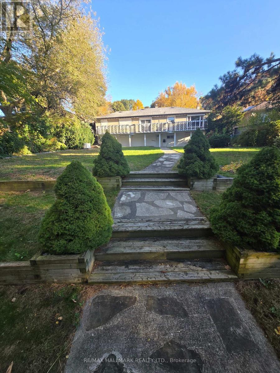 15 Burnview Crescent, Toronto, ON - Outdoor With View