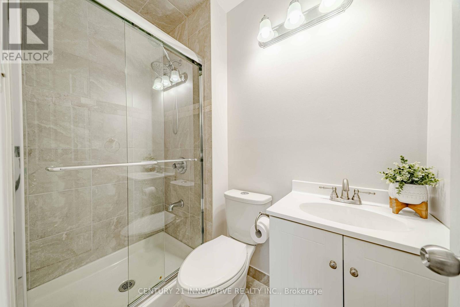 102 Trailridge Crescent, Toronto, ON - Indoor Photo Showing Bathroom