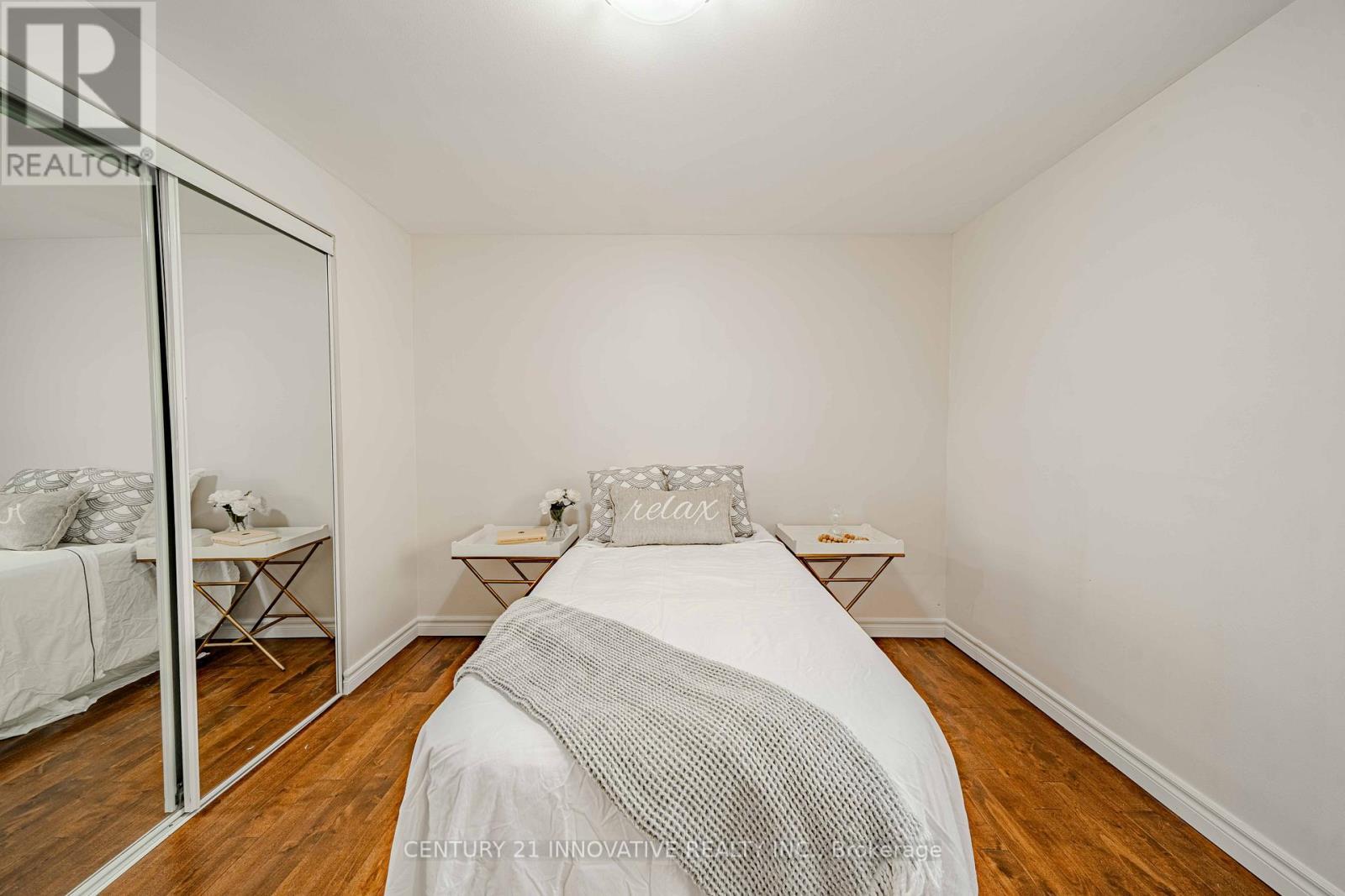 102 Trailridge Crescent, Toronto, ON - Indoor Photo Showing Bedroom