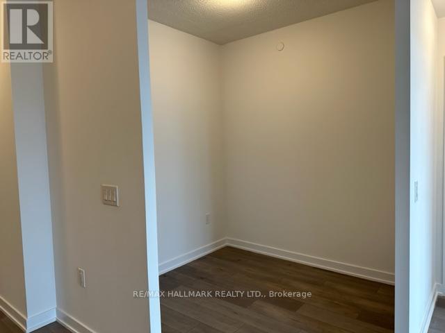 822 - 38 Honeycrisp Crescent, Vaughan, ON - Indoor Photo Showing Other Room