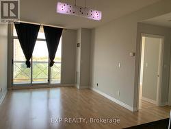 Bright Spacious Living Room -