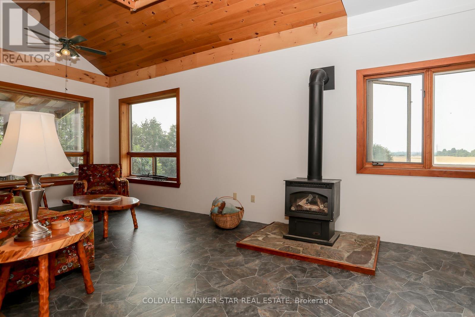 42431 Ron Mcneil Line, Central Elgin, ON - Indoor With Fireplace