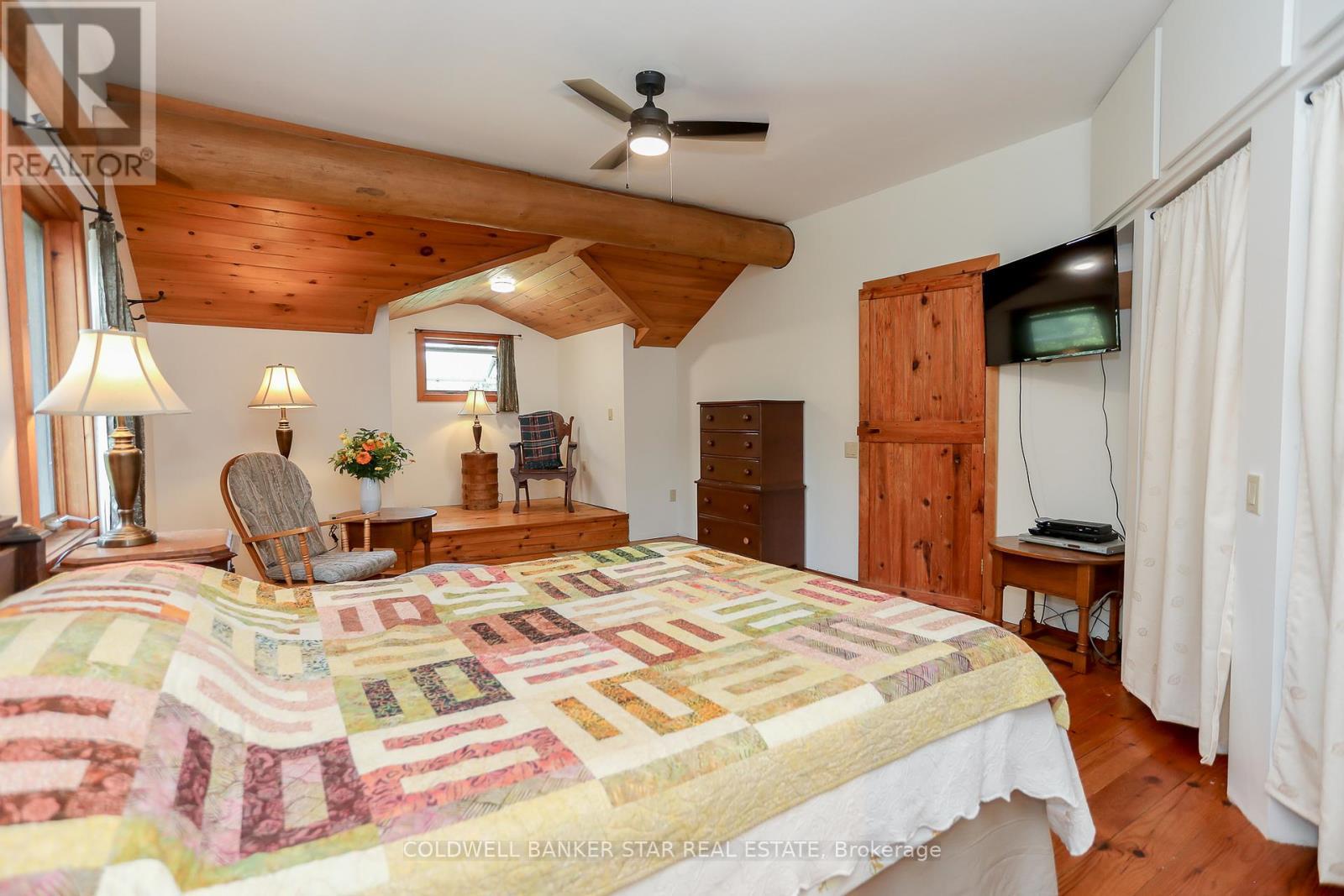 42431 Ron Mcneil Line, Central Elgin, ON - Indoor Photo Showing Bedroom