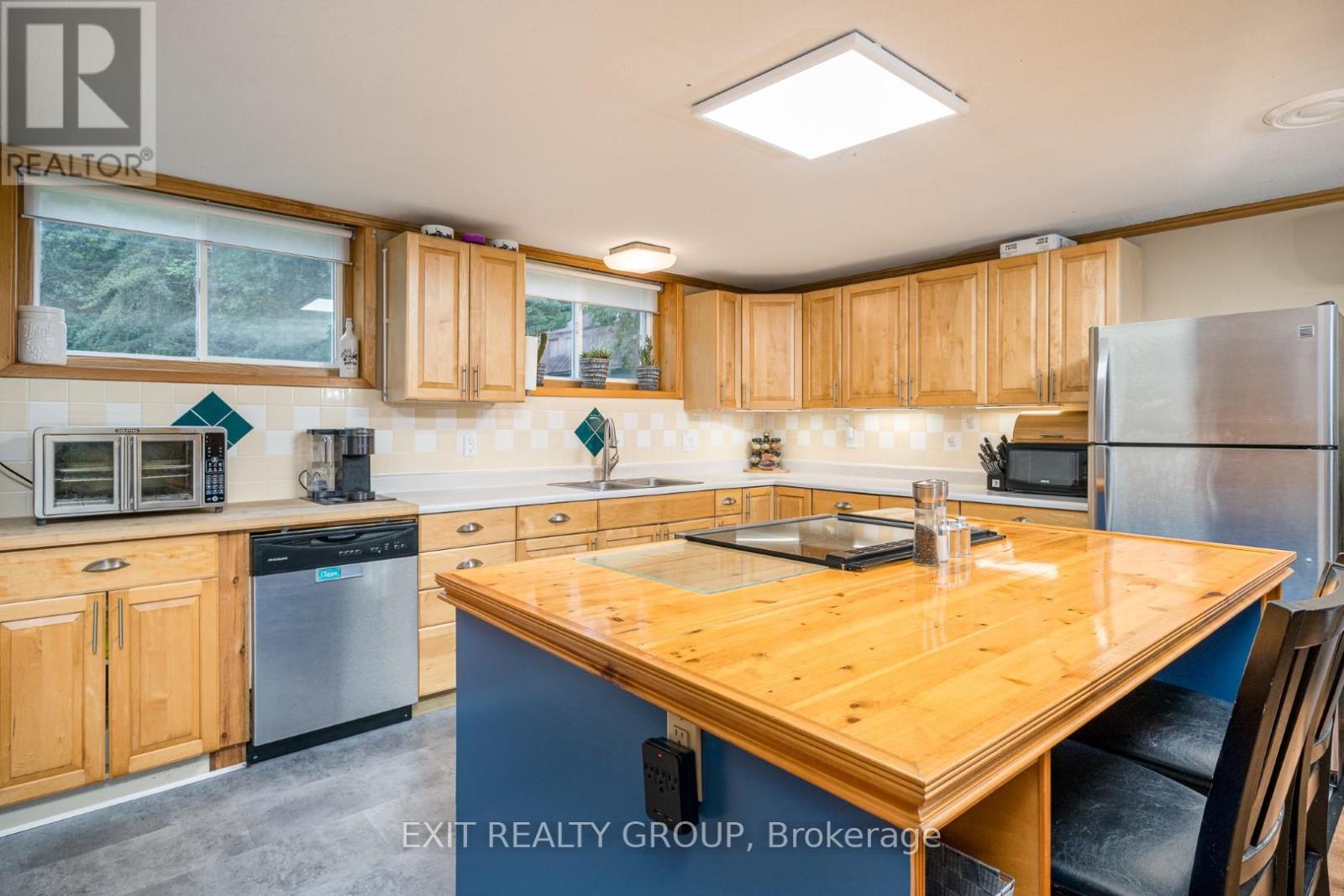 103 Camp Lane, Tweed (Hungerford (Twp)), ON - Indoor Photo Showing Kitchen With Double Sink