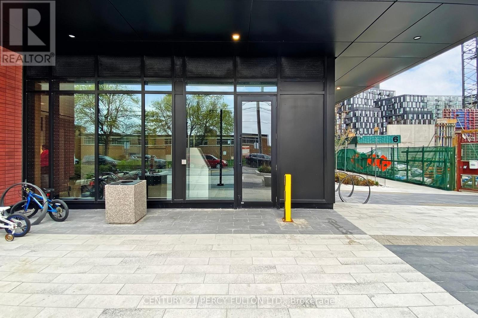 1305 - 8 Tippett Road, Toronto, ON -