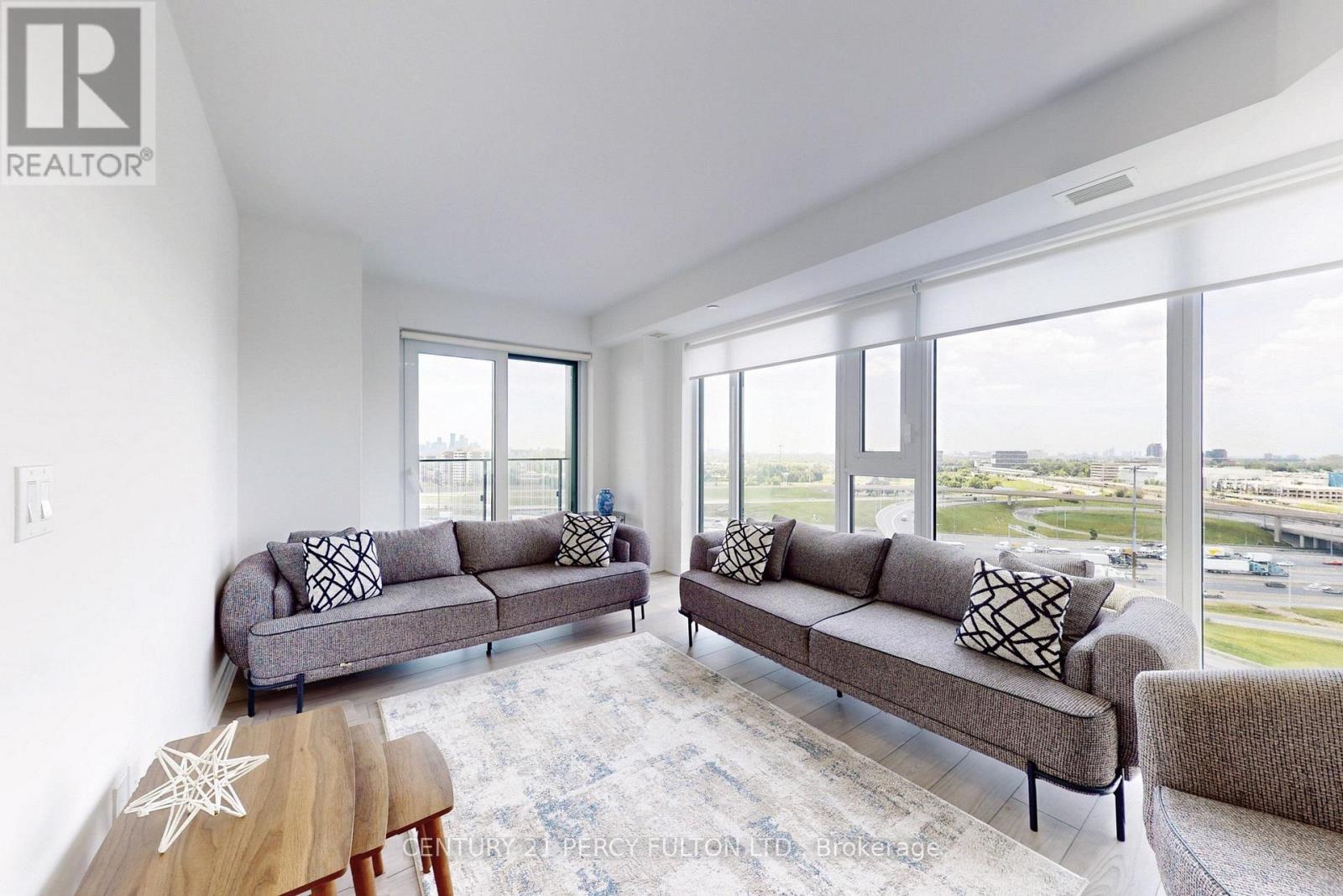 1305 - 8 Tippett Road, Toronto, ON - Indoor Photo Showing Living Room