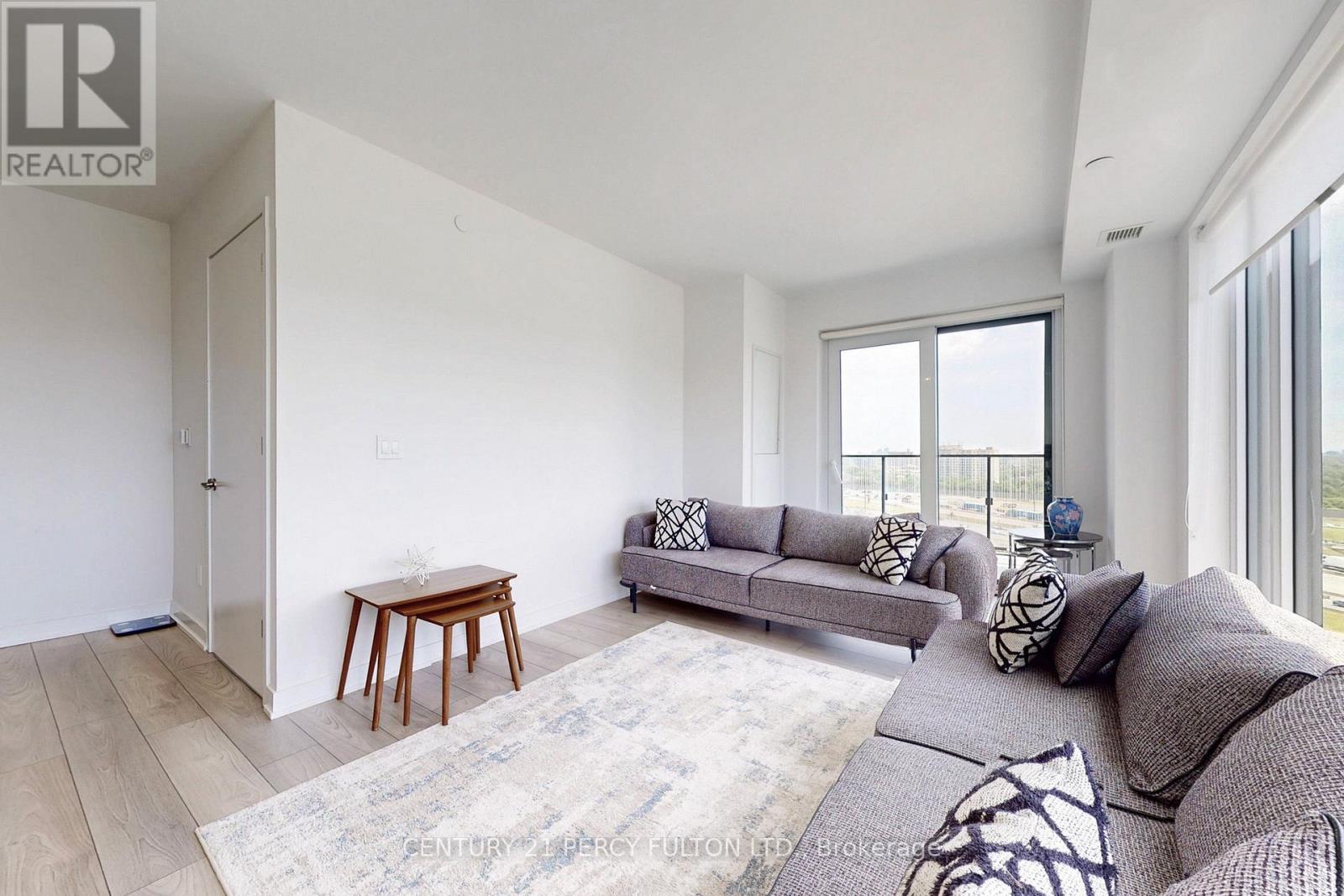 1305 - 8 Tippett Road, Toronto, ON - Indoor Photo Showing Living Room