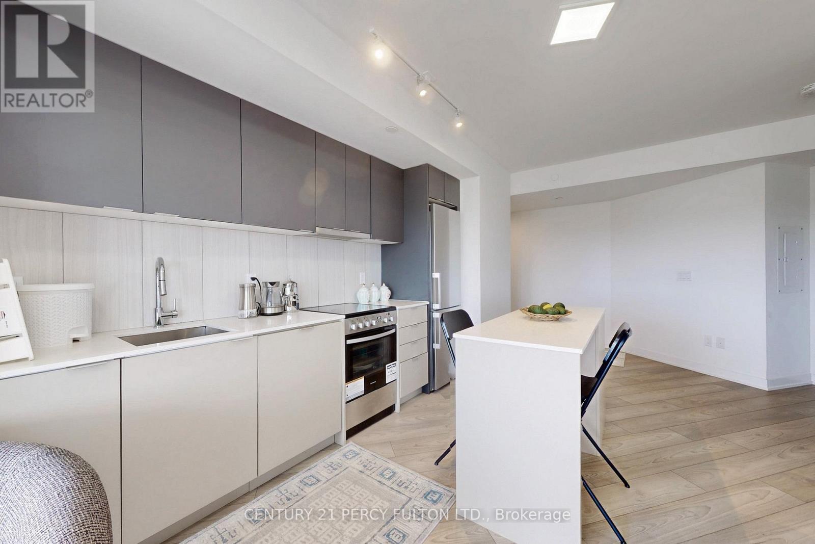 1305 - 8 Tippett Road, Toronto, ON - Indoor Photo Showing Kitchen