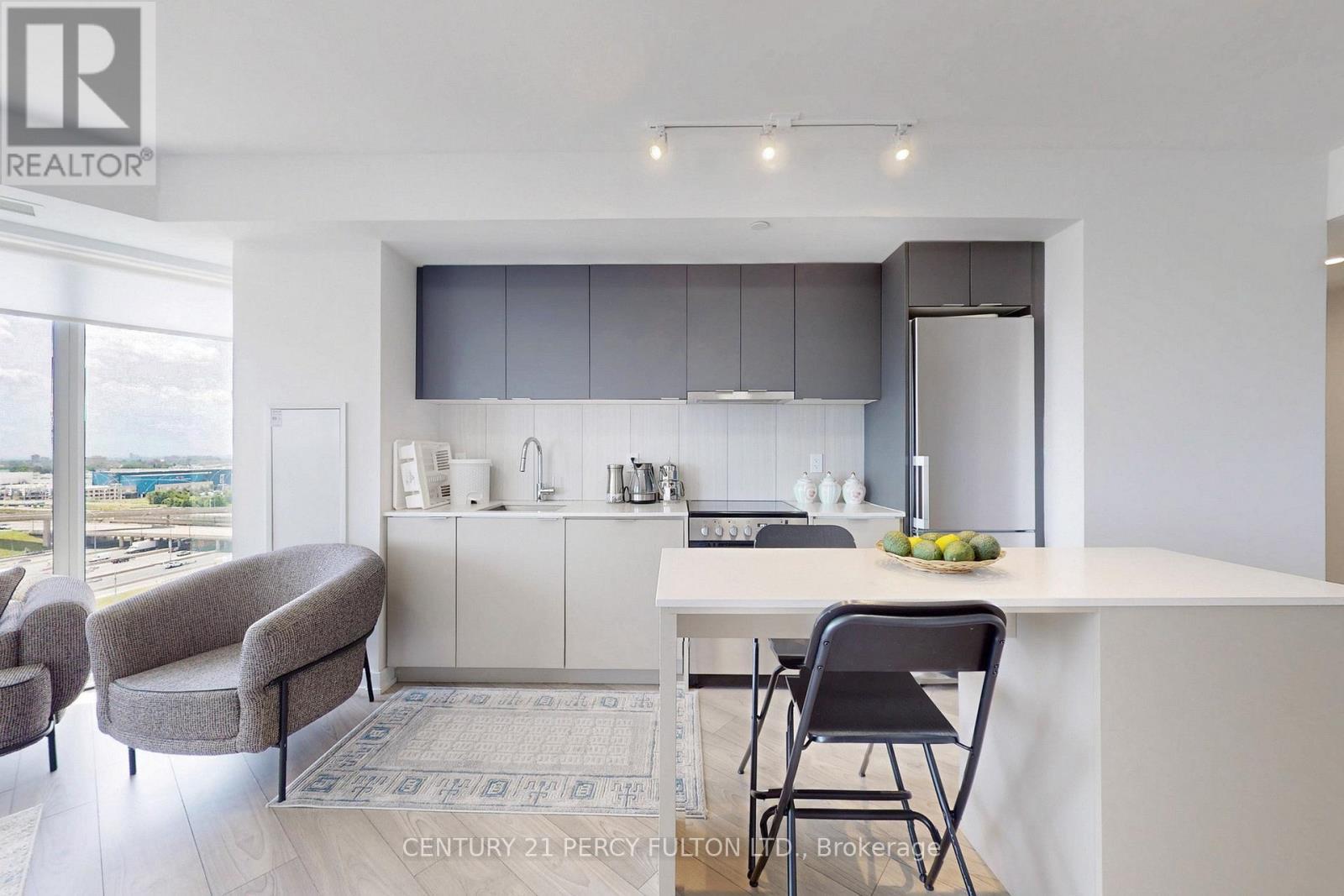1305 - 8 Tippett Road, Toronto, ON - Indoor Photo Showing Kitchen