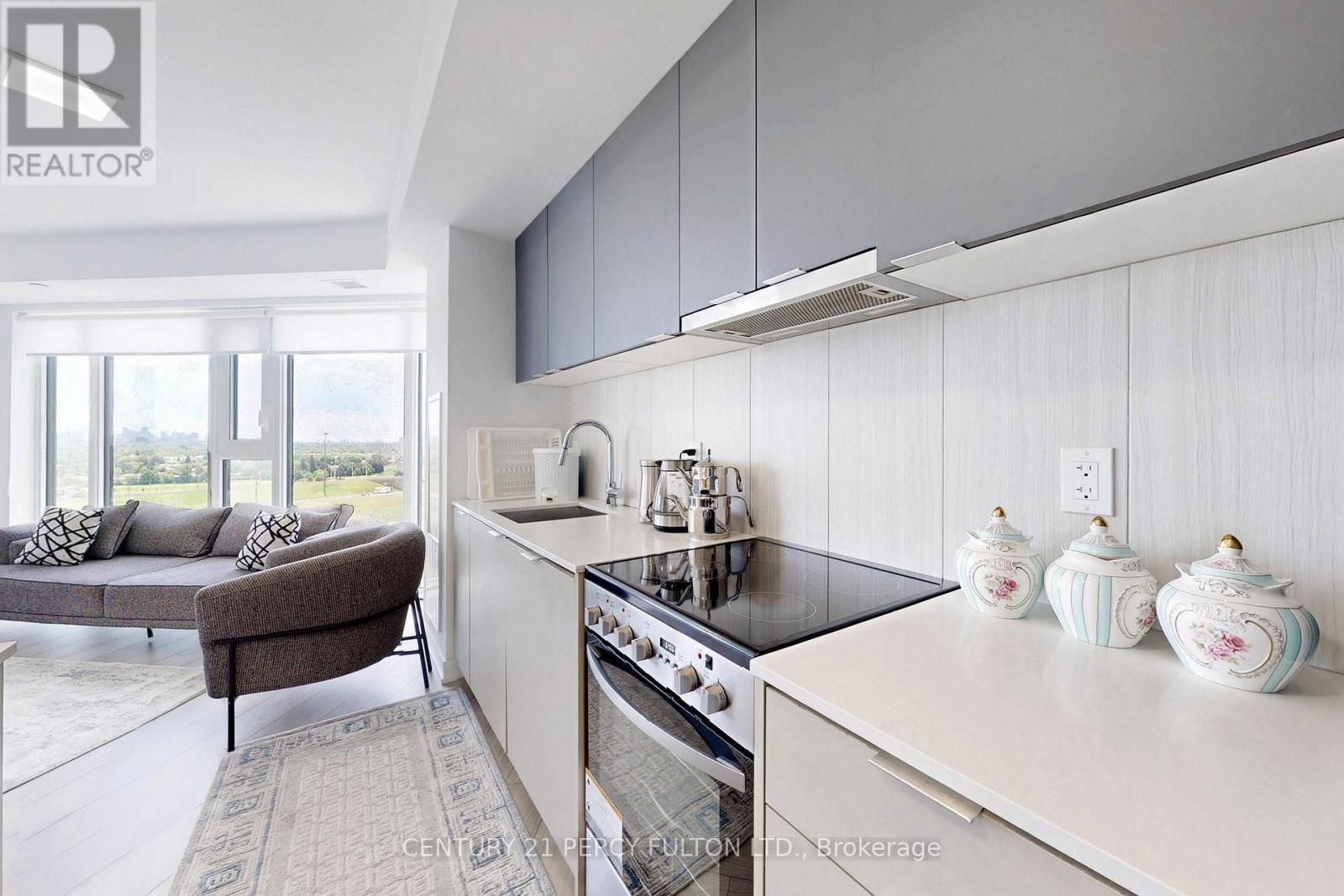 1305 - 8 Tippett Road, Toronto, ON - Indoor Photo Showing Kitchen