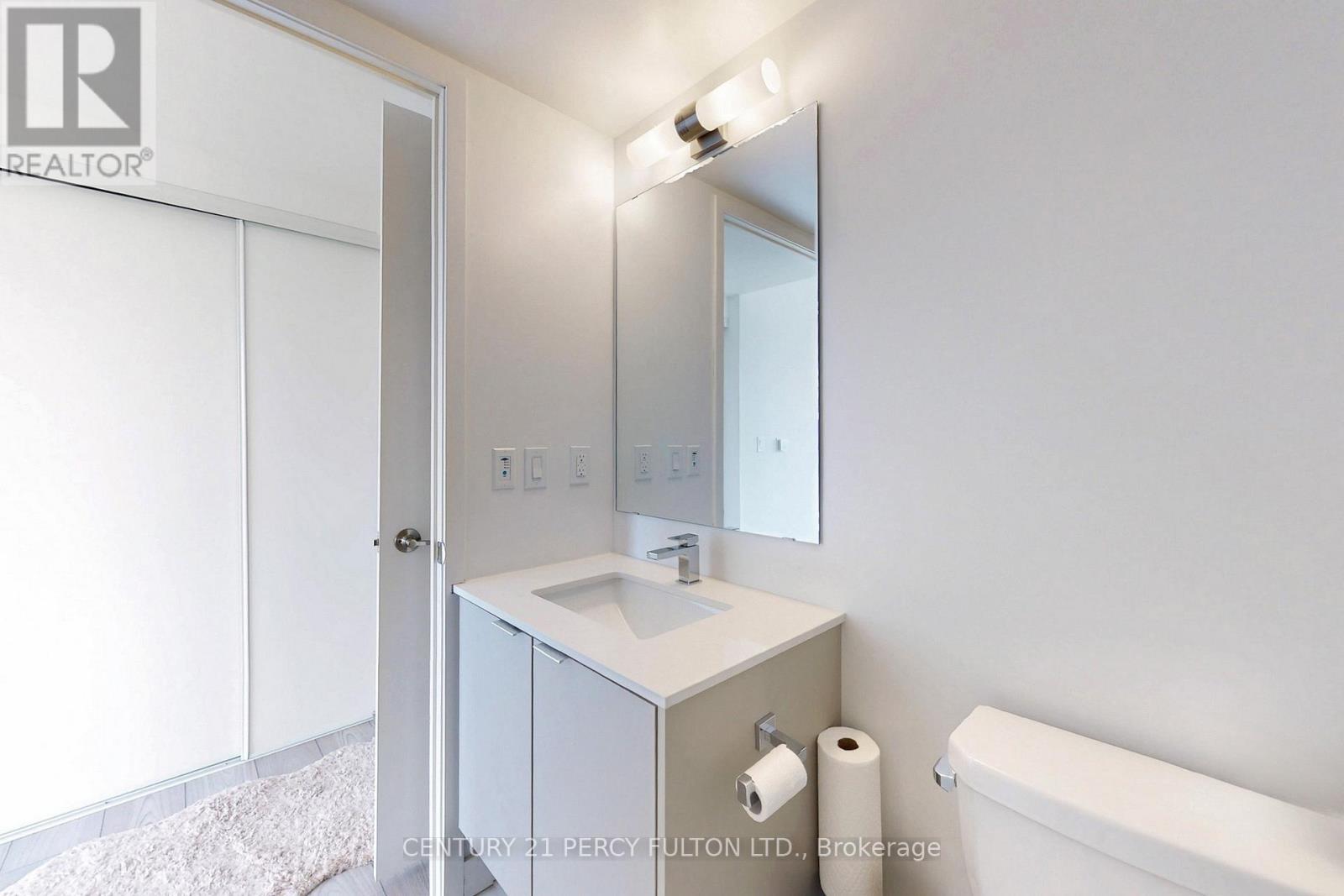 1305 - 8 Tippett Road, Toronto, ON - Indoor Photo Showing Bathroom