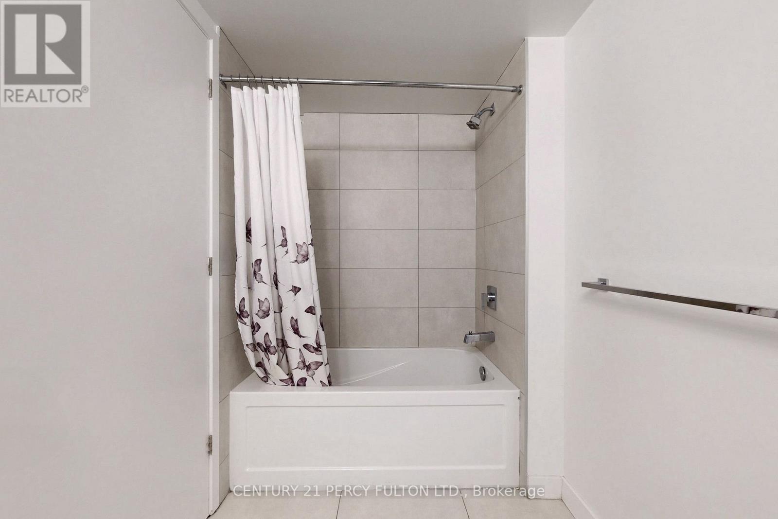 1305 - 8 Tippett Road, Toronto, ON - Indoor Photo Showing Bathroom