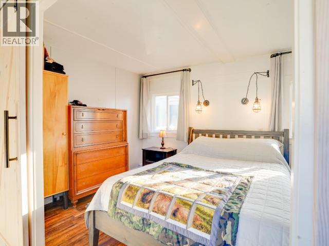 7-9298 Williams Rd, Powell River, BC - Indoor Photo Showing Bedroom