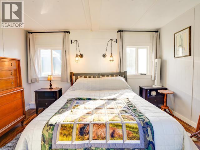 7-9298 Williams Rd, Powell River, BC - Indoor Photo Showing Bedroom