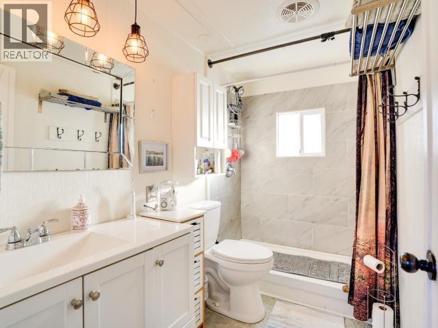 7-9298 Williams Rd, Powell River, BC - Indoor Photo Showing Bathroom