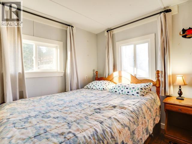 7-9298 Williams Rd, Powell River, BC - Indoor Photo Showing Bedroom