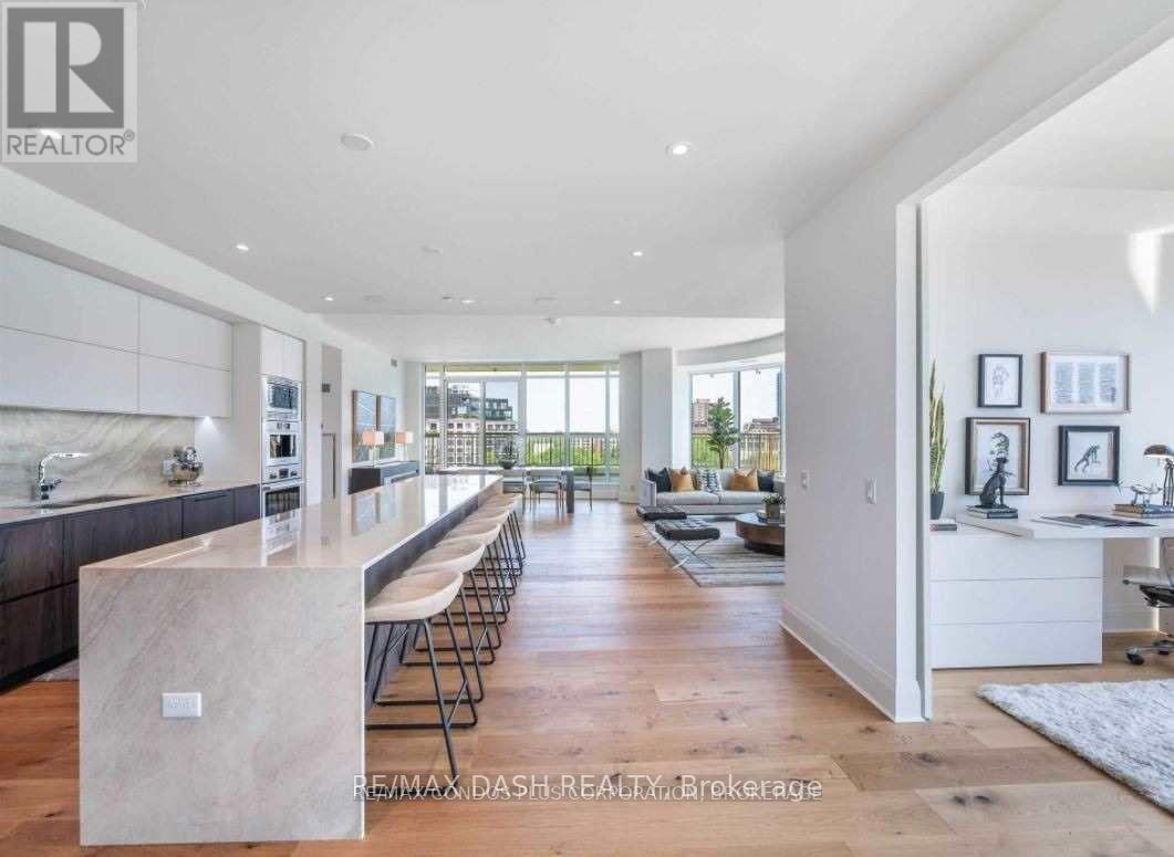 806 - 151 Avenue Road, Toronto, ON - Indoor Photo Showing Kitchen