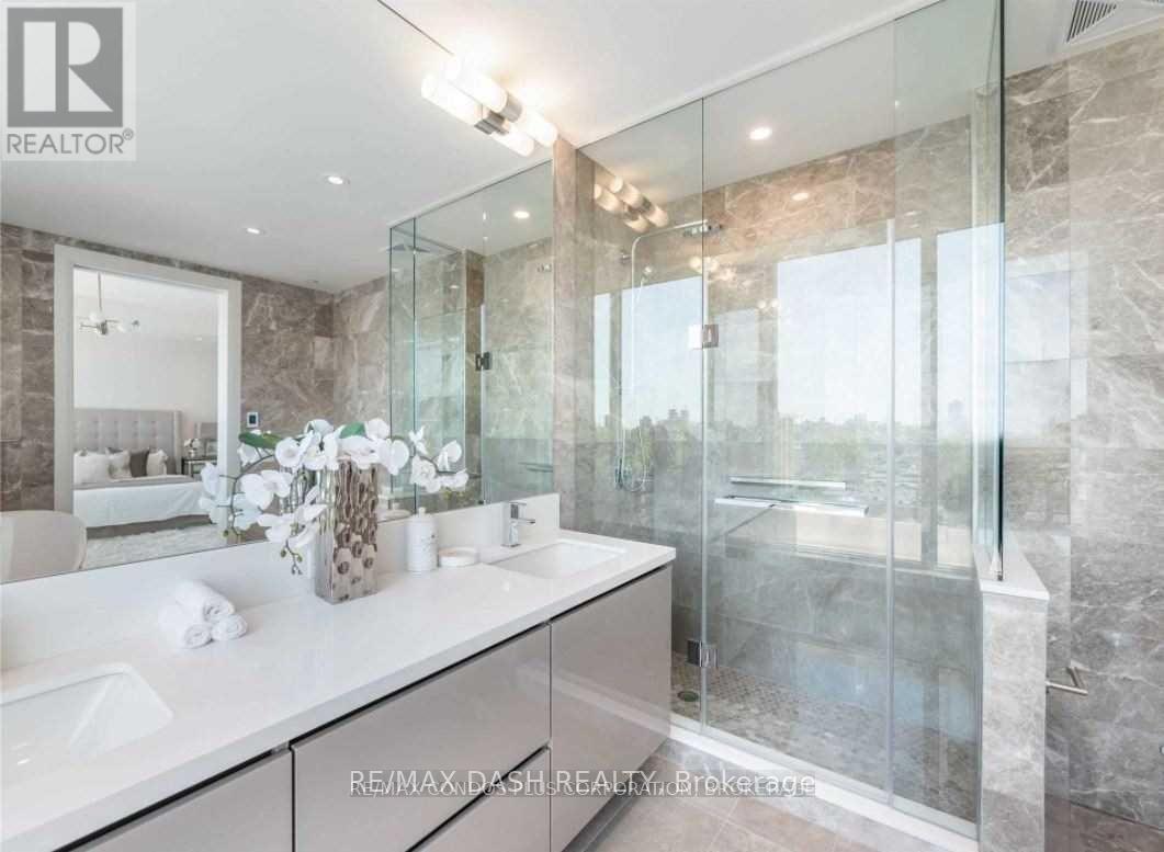 806 - 151 Avenue Road, Toronto, ON - Indoor Photo Showing Bathroom