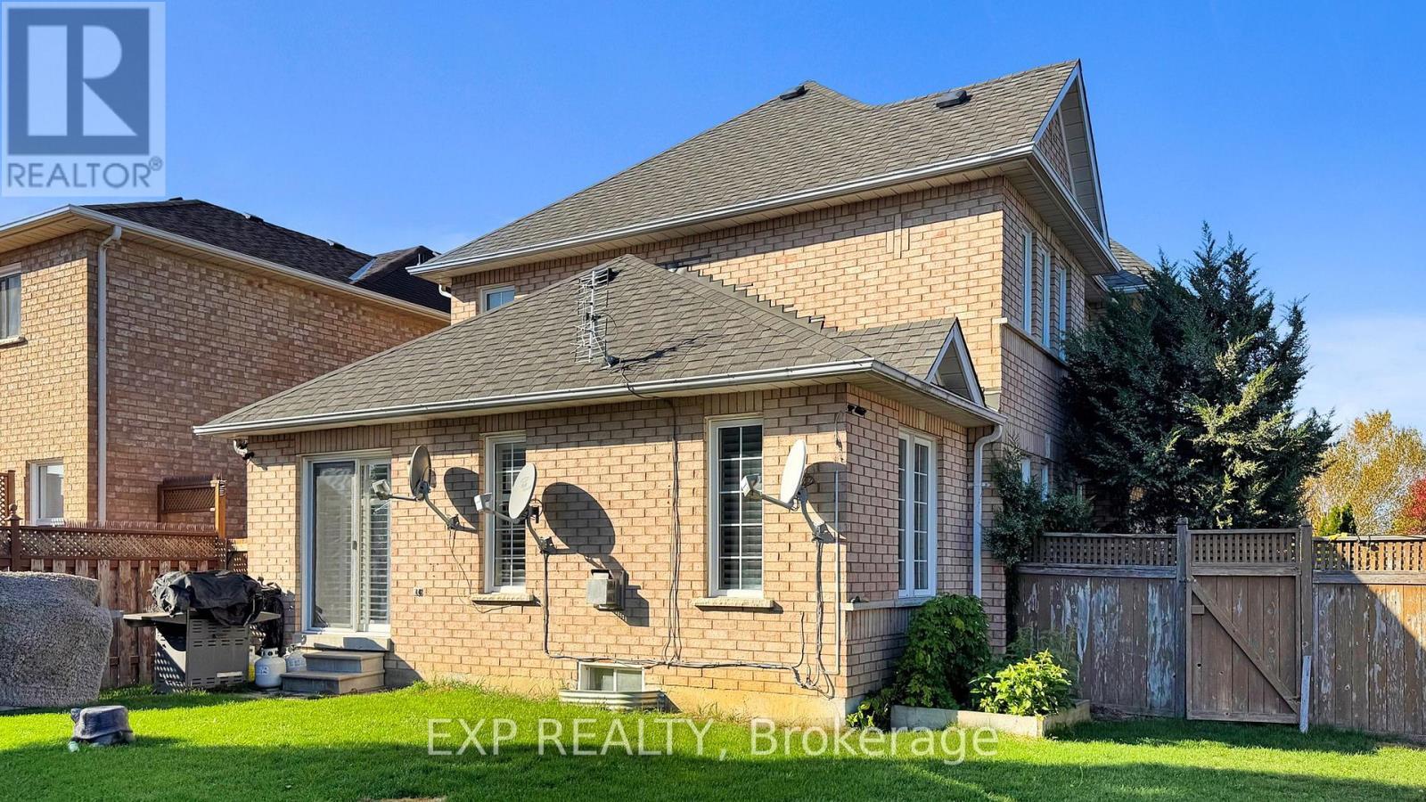 1 Nieuwendyk Street, Whitby, ON - Outdoor