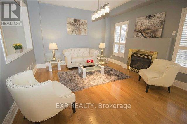 3 Trish Drive, Richmond Hill, ON - Indoor Photo Showing Living Room With Fireplace