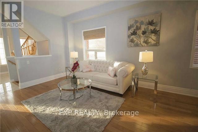 3 Trish Drive, Richmond Hill, ON - Indoor Photo Showing Living Room