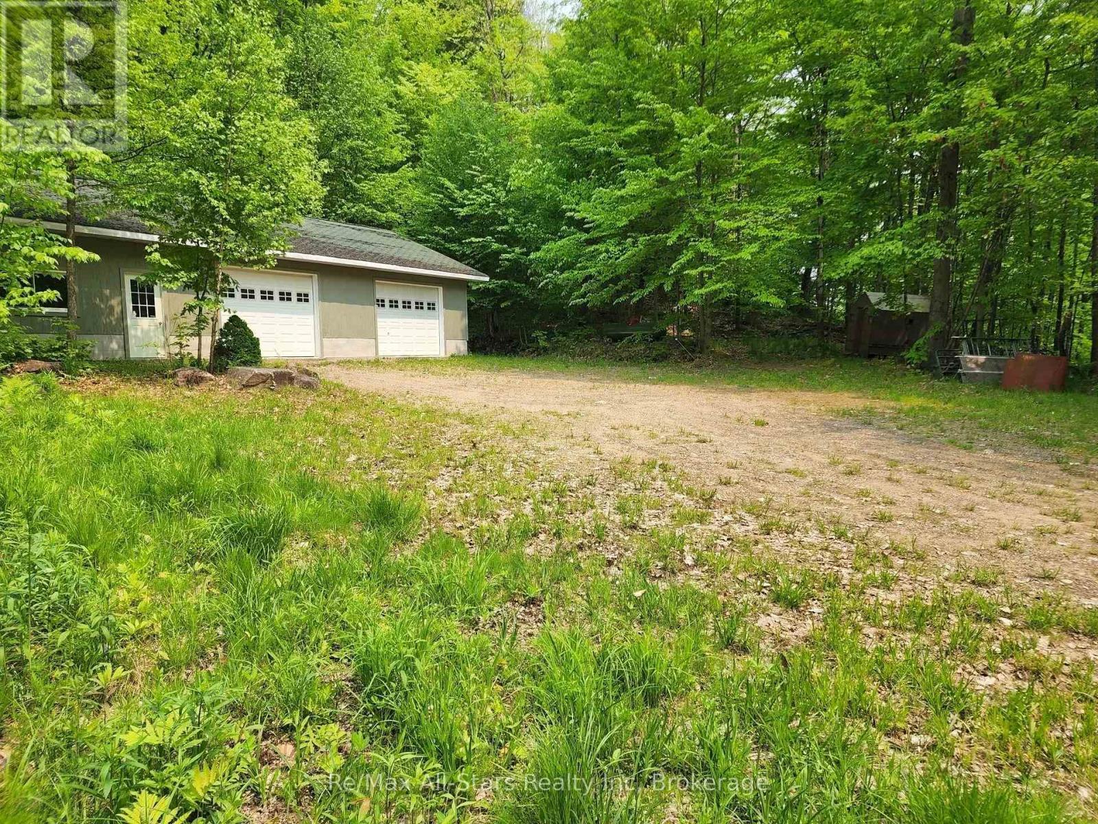 1028 Ronville Road, Lake Of Bays (Franklin), ON - Outdoor