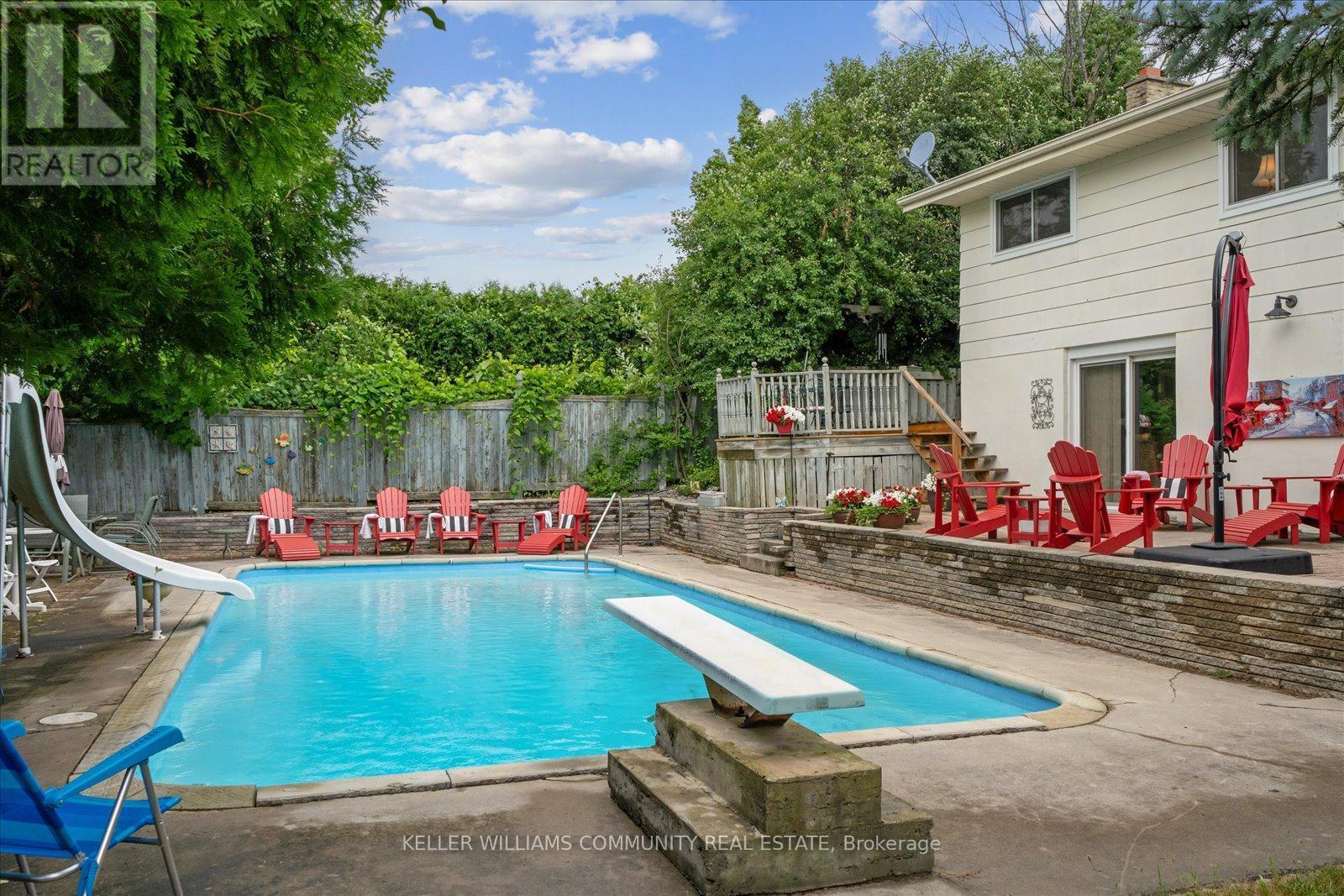 11 Bayleaf Court, Peterborough (Monaghan Ward 2), ON - Outdoor With In Ground Pool With Deck Patio Veranda With Backyard