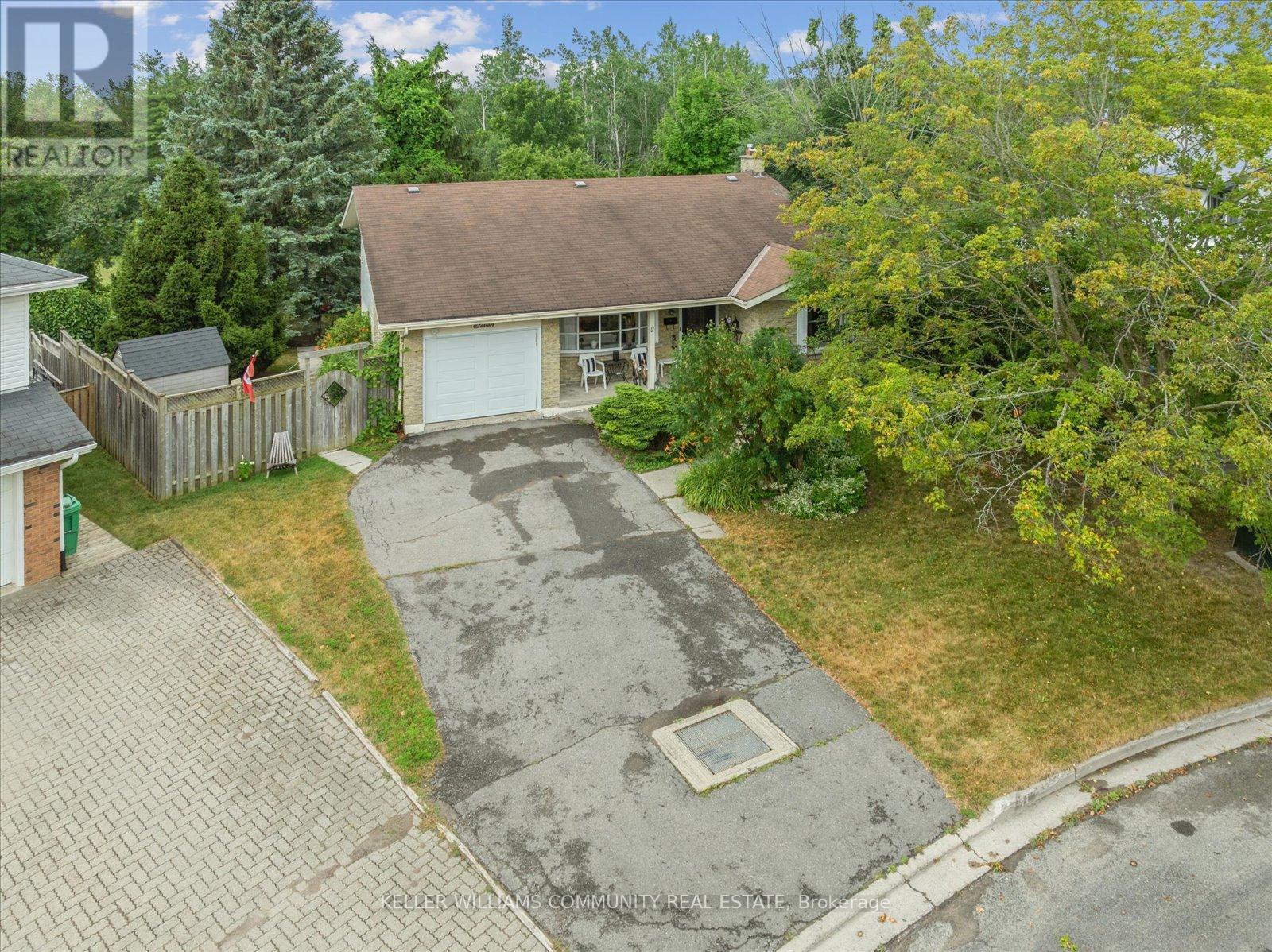 11 Bayleaf Court, Peterborough (Monaghan Ward 2), ON - Outdoor