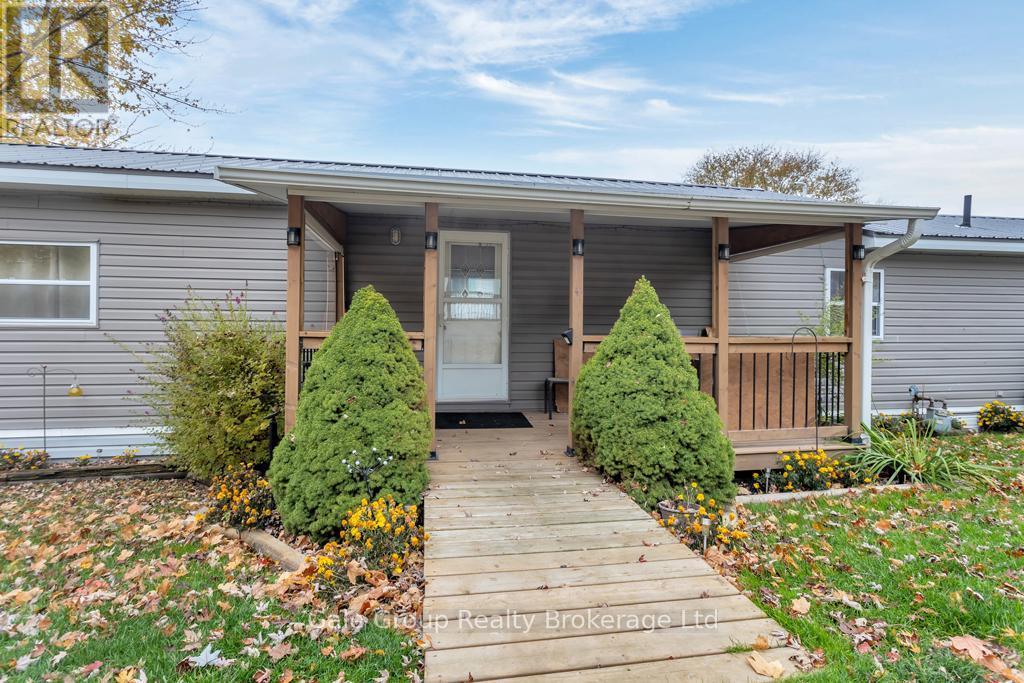 596101 Hwy 59 Tropicana #15 Crescent E, East Zorra-Tavistock (Hidden Valley), ON - Outdoor