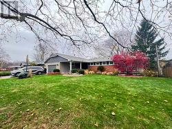 28 MARSDALE DRIVE St. Catharines (Glendale/Glenridge), ON L2T 3S3