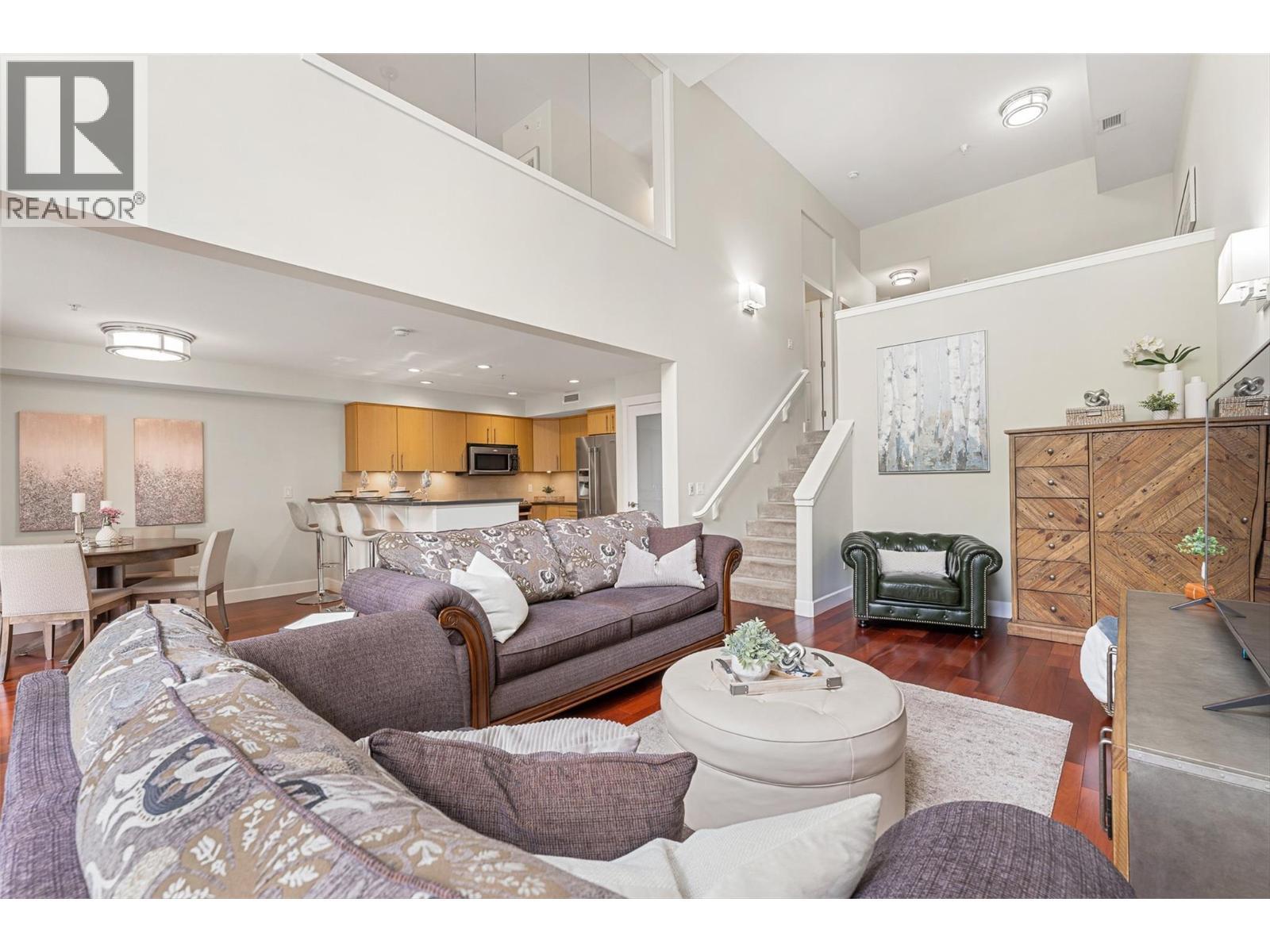 457 West Avenue Unit# 111, Kelowna, BC - Indoor Photo Showing Living Room