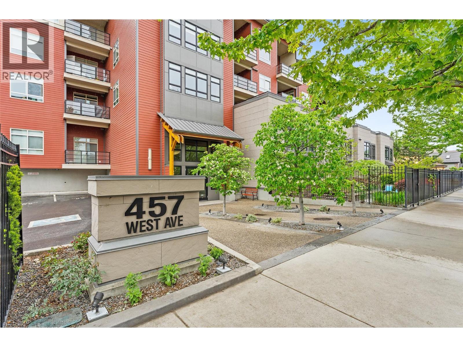 457 West Avenue Unit# 111, Kelowna, BC - Outdoor