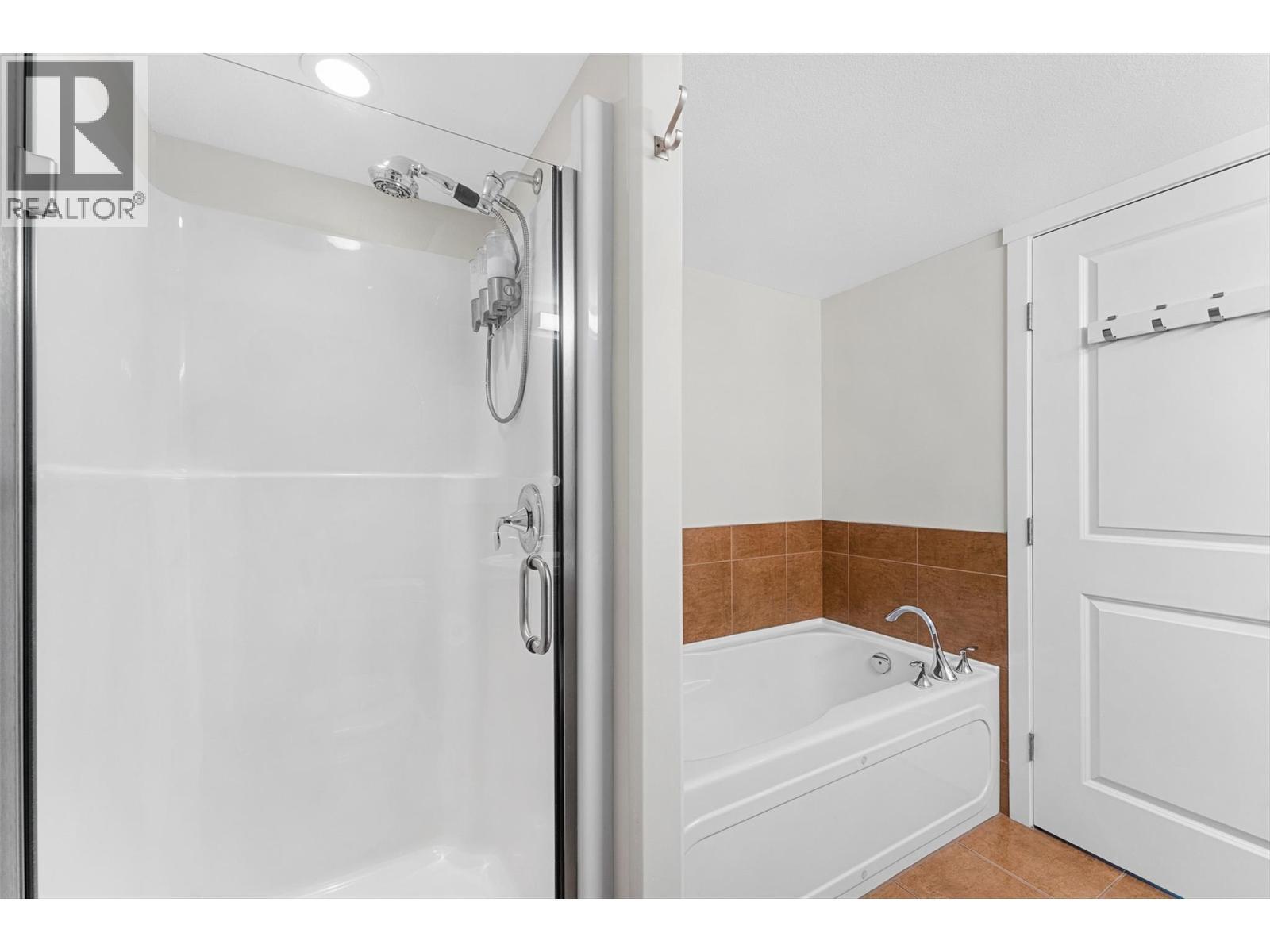 457 West Avenue Unit# 111, Kelowna, BC - Indoor Photo Showing Bathroom