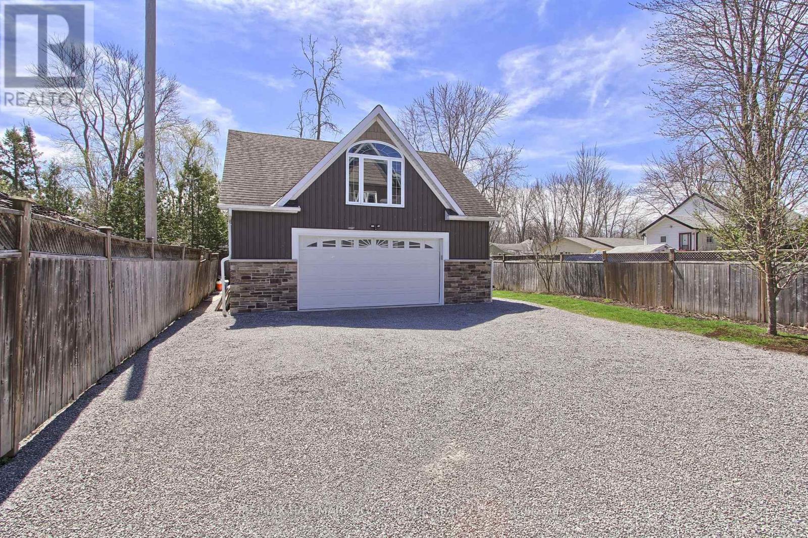 303 Lake Dr East Unit A Drive, Georgina, ON