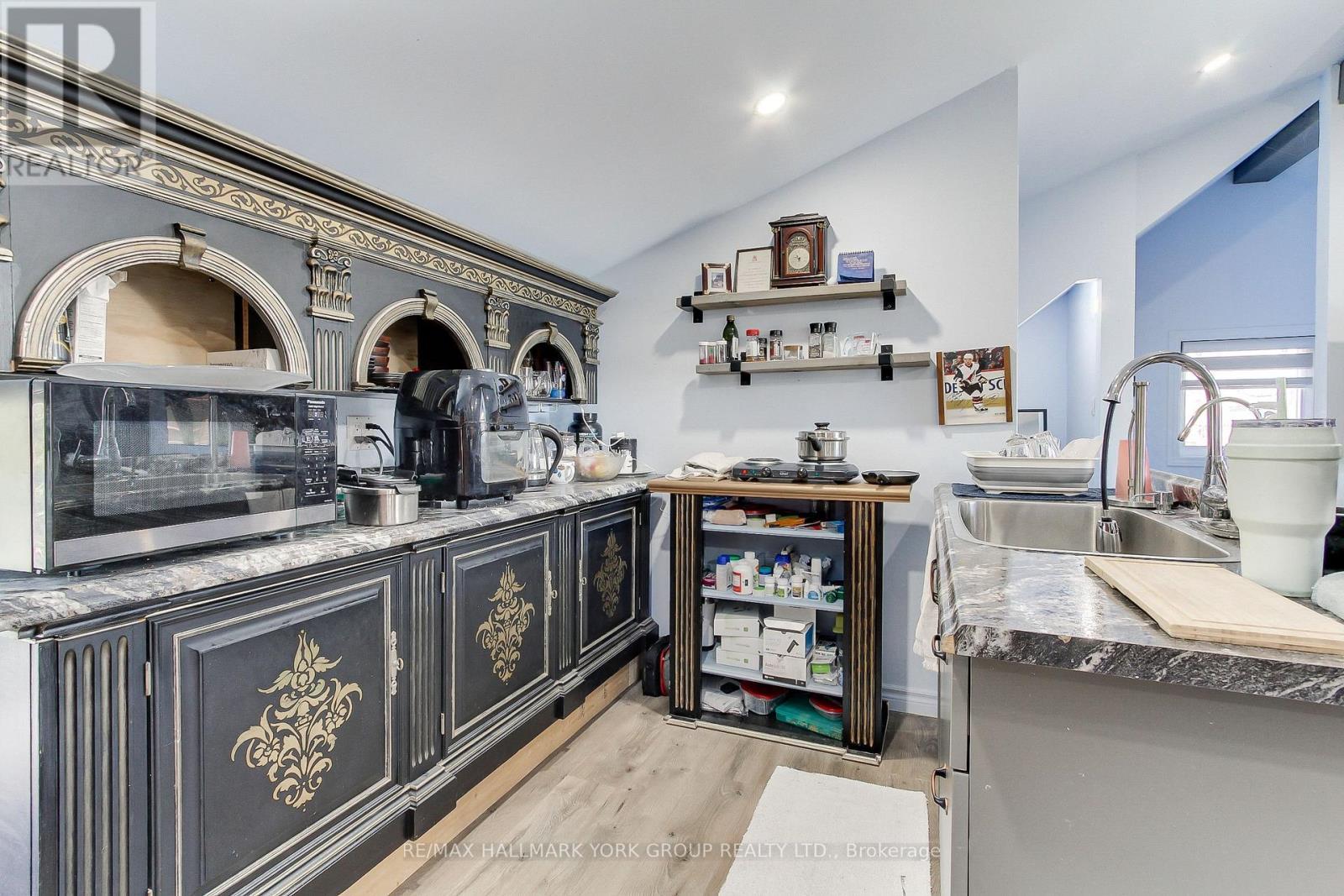 303 Lake Dr East Unit A Drive, Georgina, ON