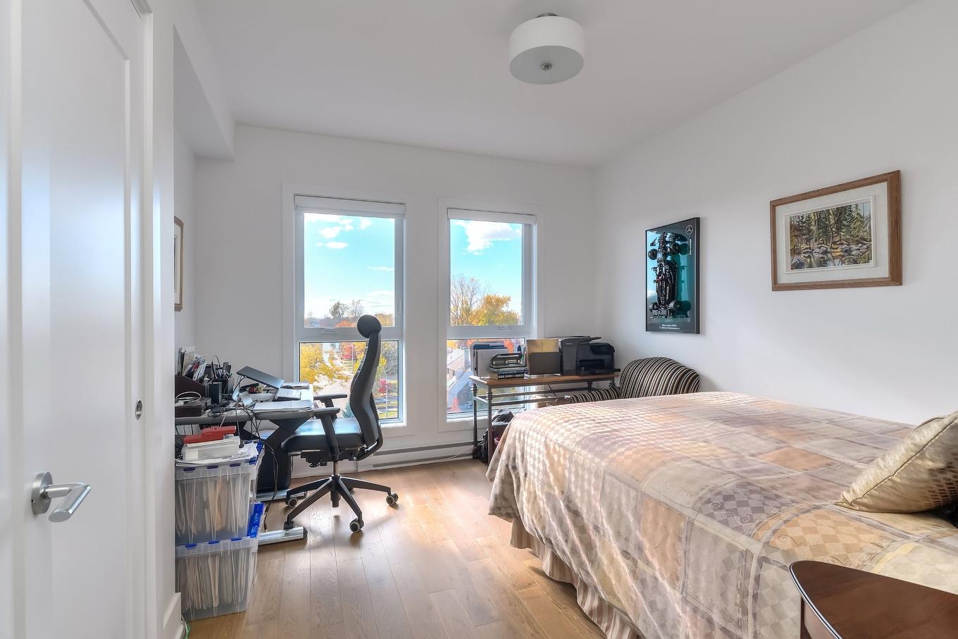 Chambre à coucher - 612-365 Boul. Brunswick, Pointe-Claire, QC - Indoor Photo Showing Bedroom