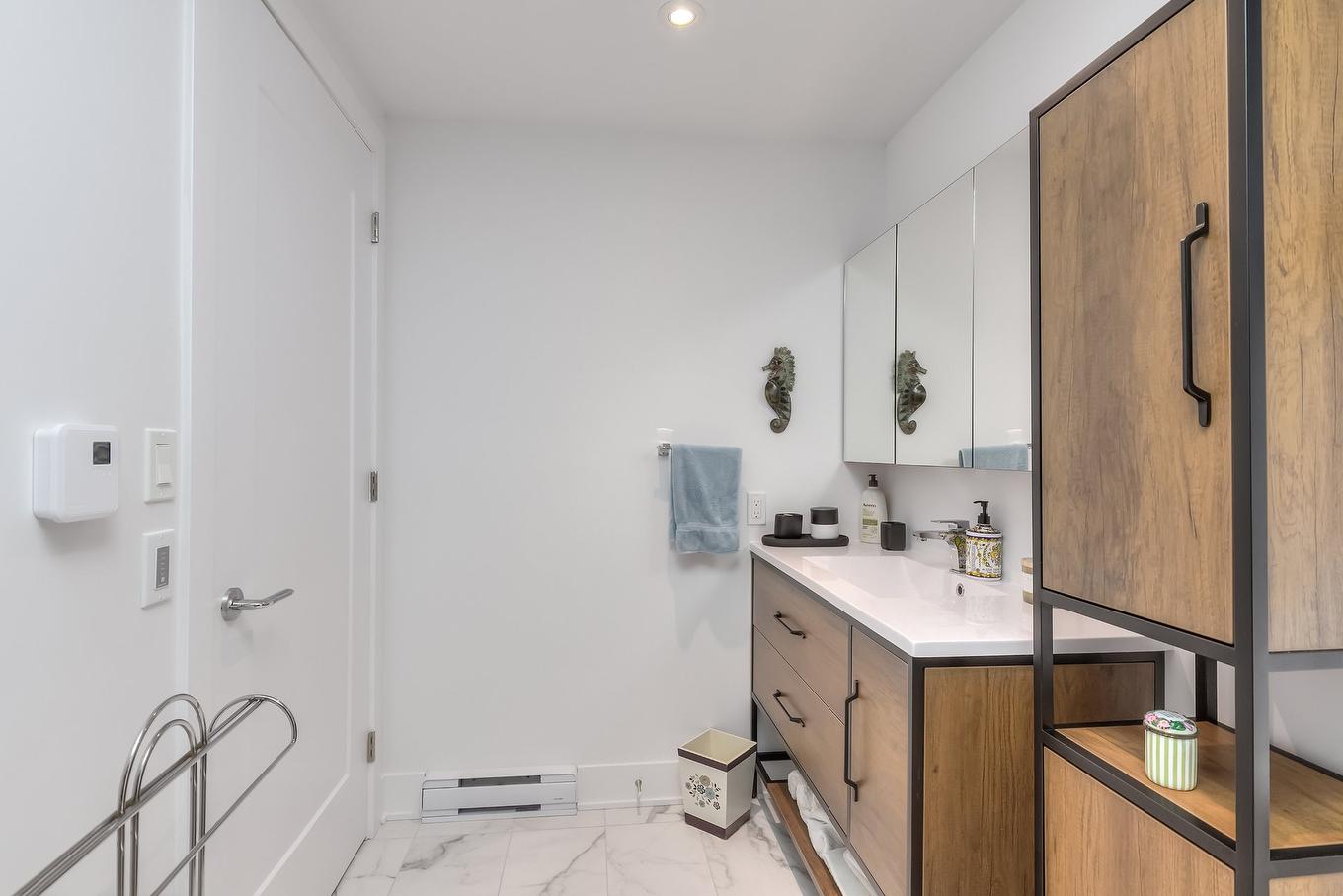 Salle de bains - 612-365 Boul. Brunswick, Pointe-Claire, QC - Indoor