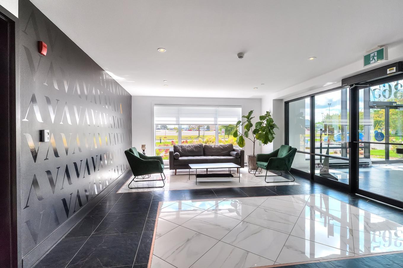 Entrée extérieure - 612-365 Boul. Brunswick, Pointe-Claire, QC - Indoor