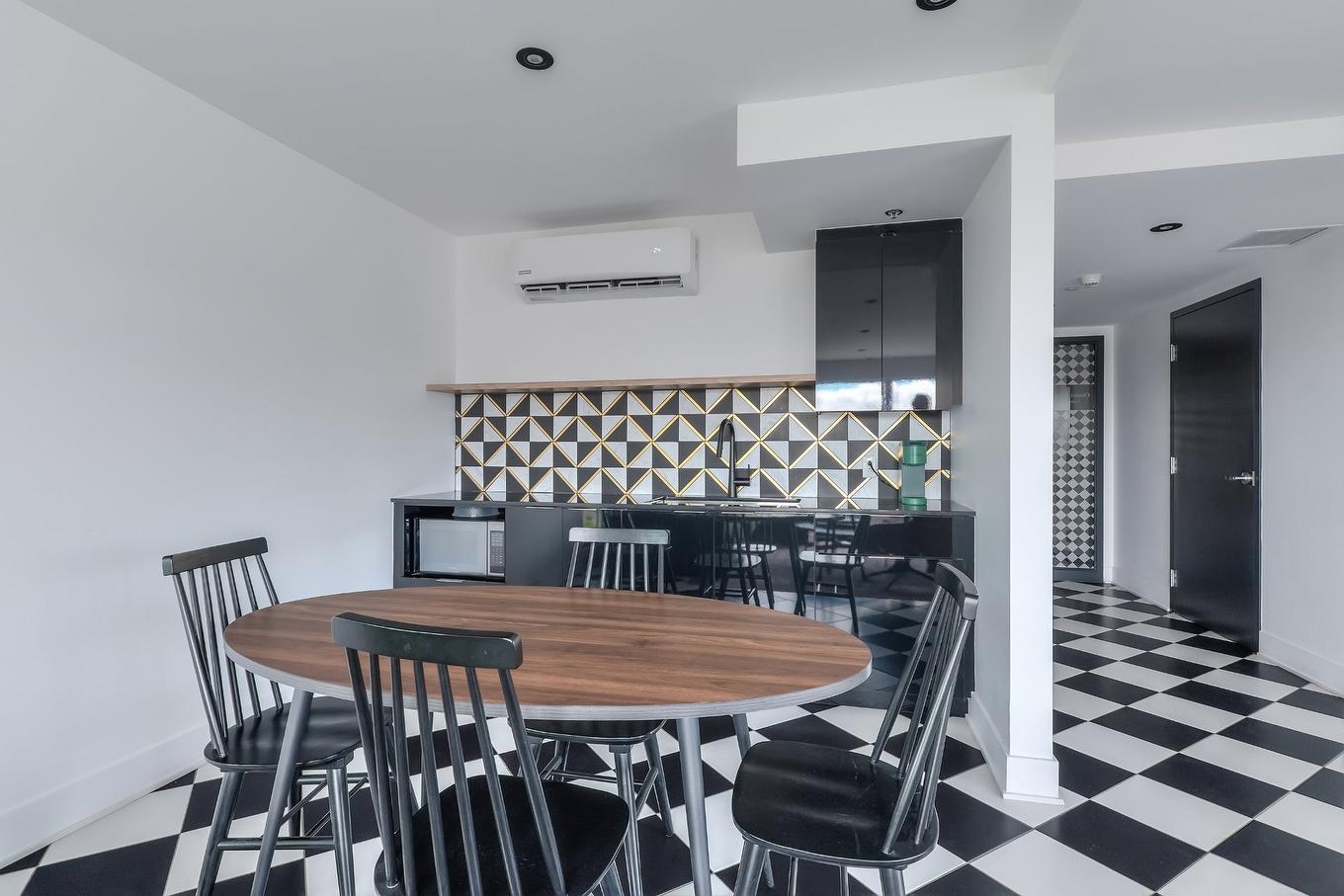 Salle communautaire - 612-365 Boul. Brunswick, Pointe-Claire, QC - Indoor Photo Showing Dining Room