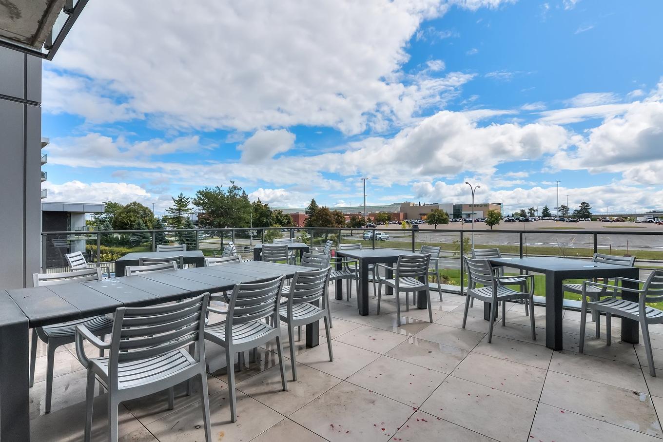 Salle communautaire - 612-365 Boul. Brunswick, Pointe-Claire, QC - Outdoor With View