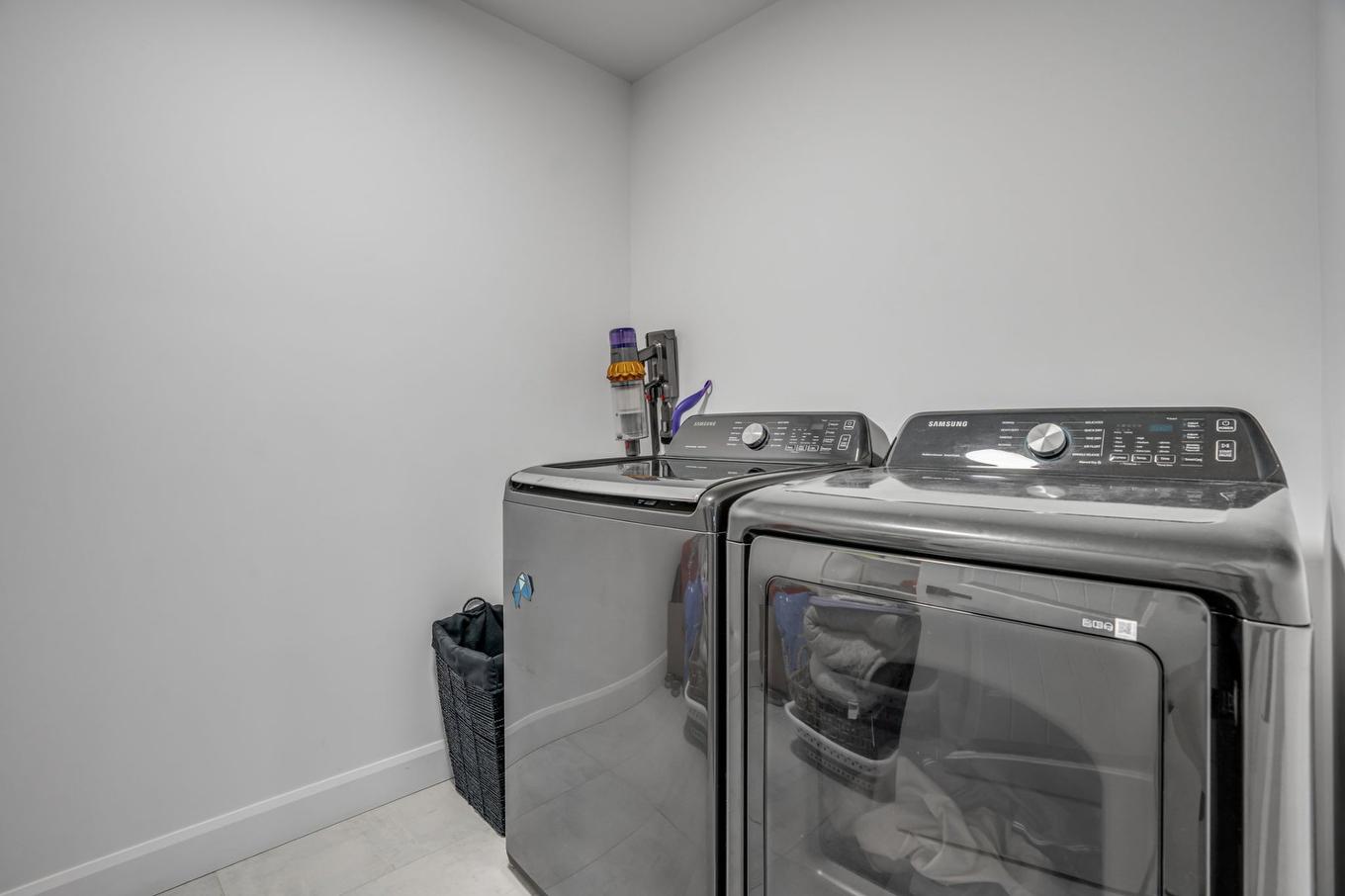Laundry room - 3 Rue Des Tilleuls, Fossambault-Sur-Le-Lac, QC - Indoor Photo Showing Laundry Room