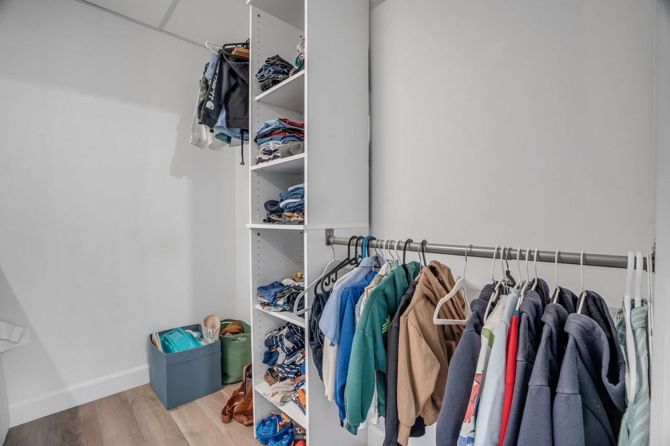 Walk-in closet - 3 Rue Des Tilleuls, Fossambault-Sur-Le-Lac, QC - Indoor With Storage