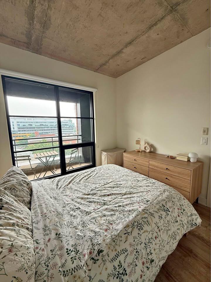 Bedroom - 916-650 Rue Wellington, Montréal (Ville-Marie), QC - Indoor Photo Showing Bedroom