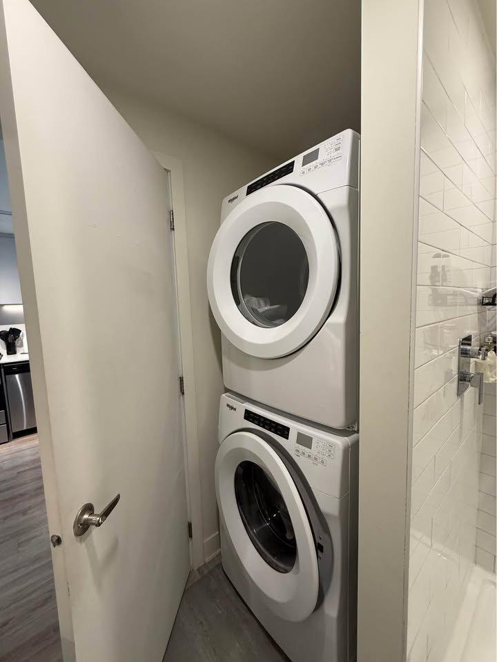 Laundry room - 916-650 Rue Wellington, Montréal (Ville-Marie), QC - Indoor Photo Showing Laundry Room