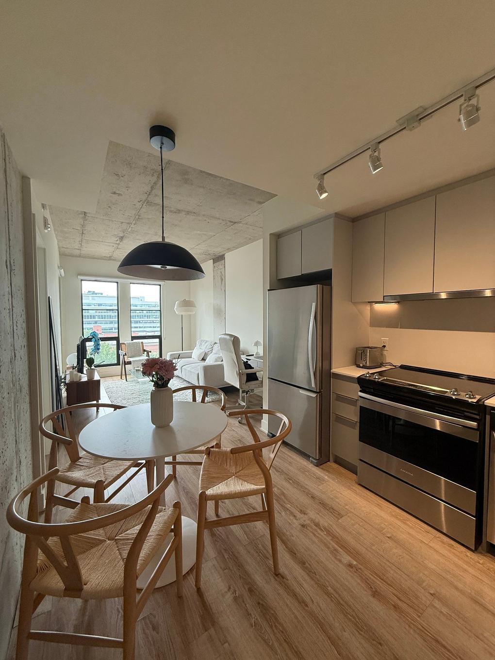 Kitchen - 916-650 Rue Wellington, Montréal (Ville-Marie), QC - Indoor