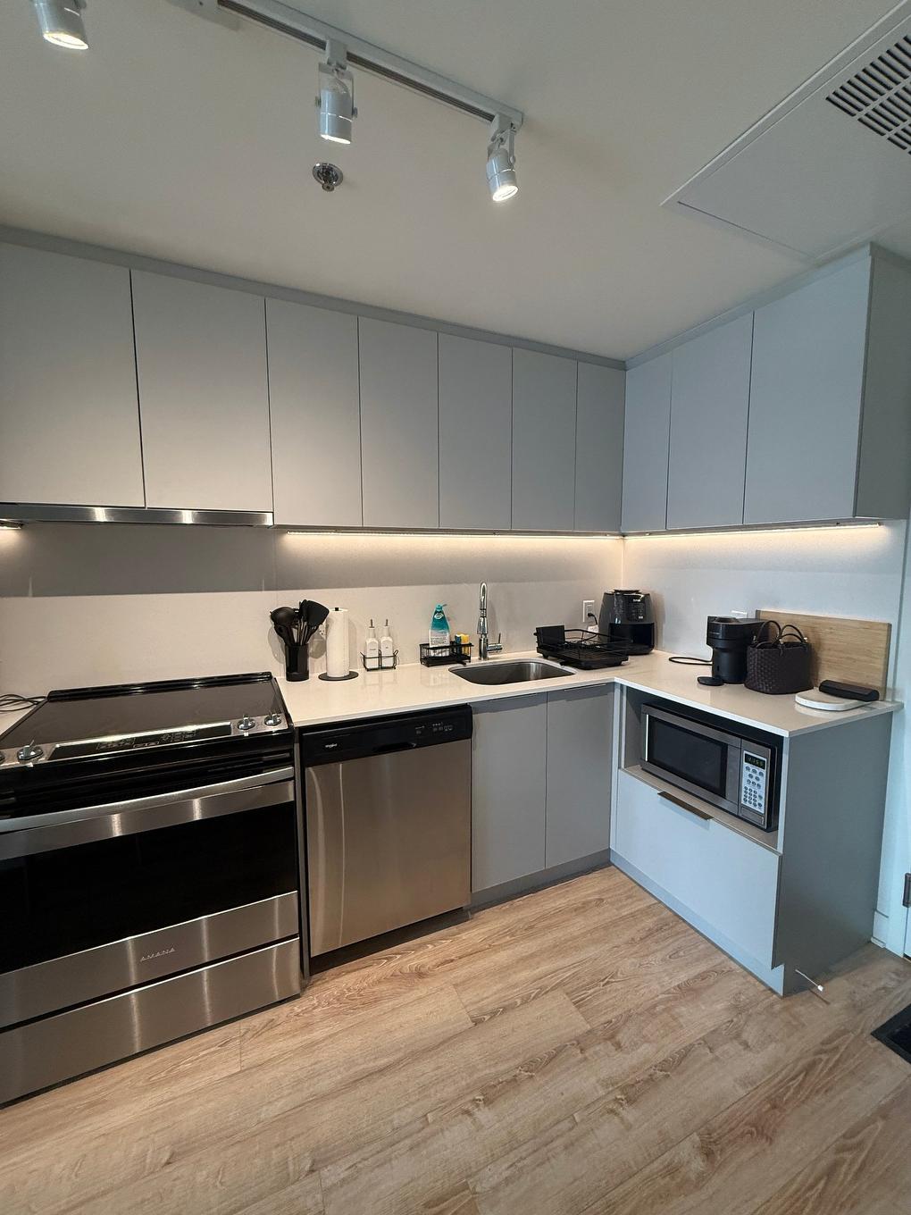 Kitchen - 916-650 Rue Wellington, Montréal (Ville-Marie), QC - Indoor Photo Showing Kitchen